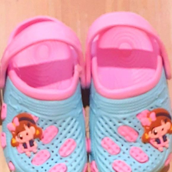 ❤CHILDREN CLASSIC CLOGS WATER SHOES - Picture 4 of 4